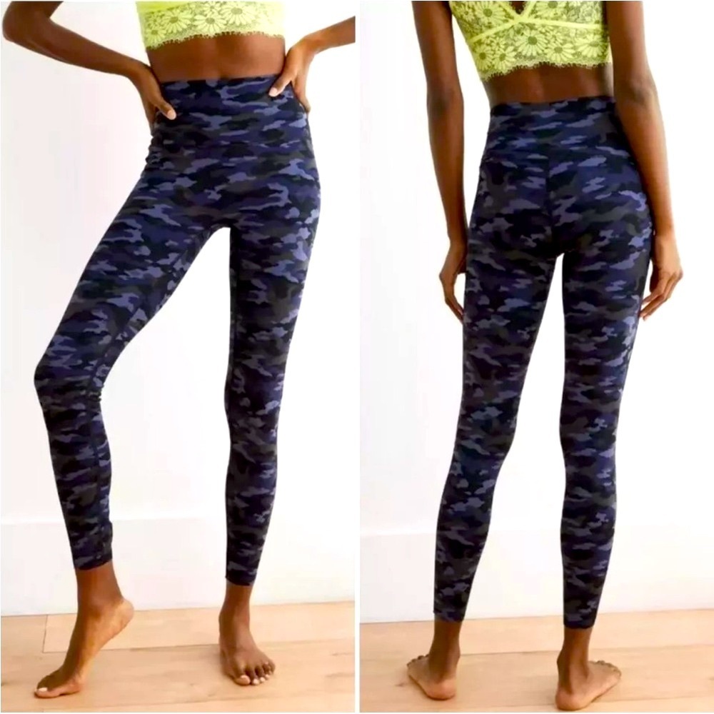 Aerie Chill Play Move Camo Leggings Size XS